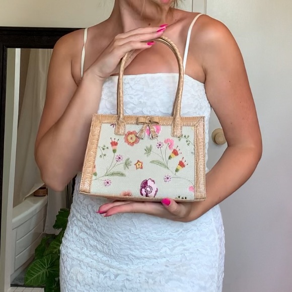 Embroidered Floral Tan coloured Handbag - Liz Claiborne - Picture 4 of 10